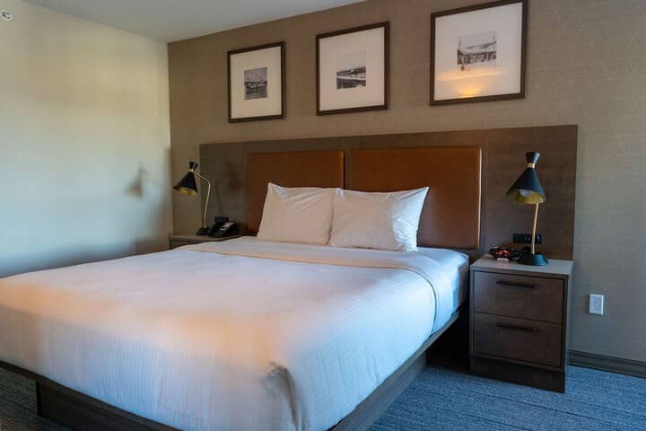 Room 16 of 38