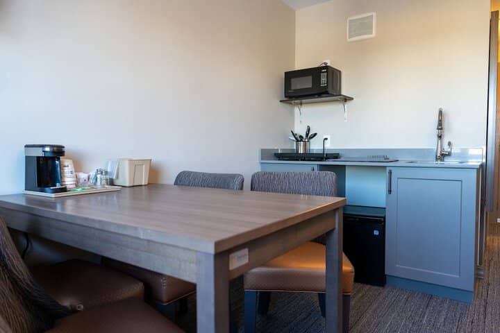 Room 22 of 38