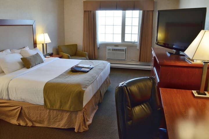 Room 8 of 38